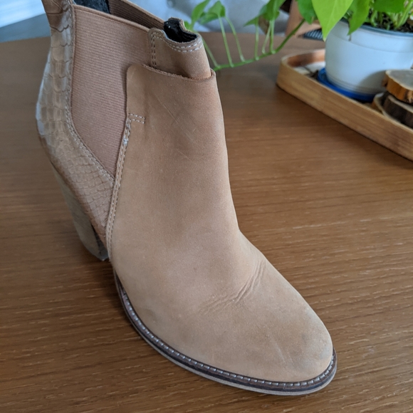 Aldo tan ankle boots - Picture 2 of 3